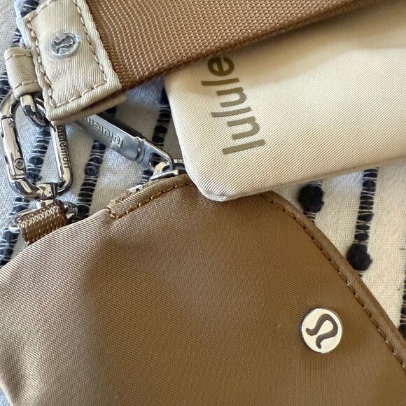 LULULEMON | Dual Pouch Wristlet in Allspice and Trench | BNWT - Picture 3 of 5